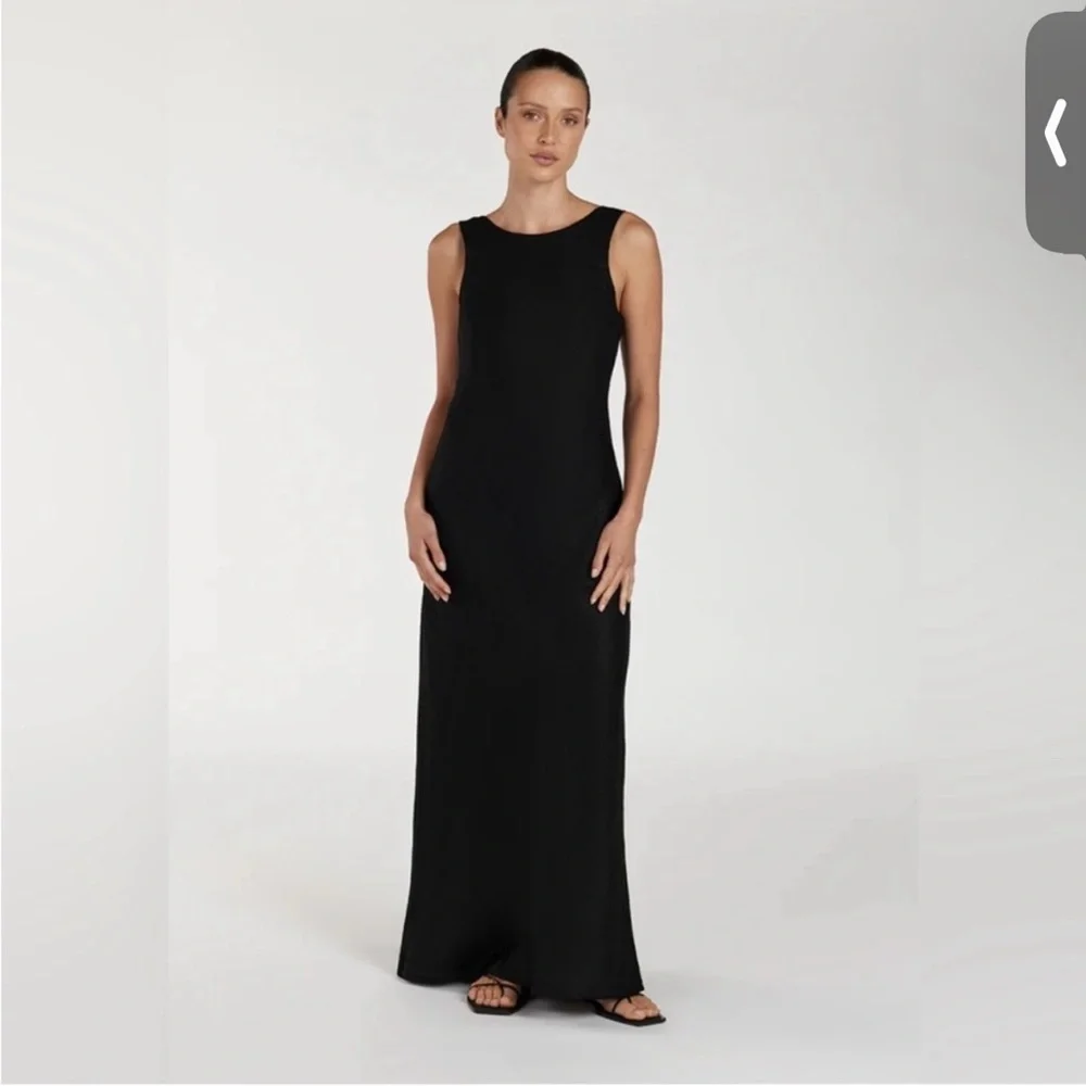 DISSH Cream Sheath Maxi Dress Sleeveless Scoop Neck - Picture 1 of 8
